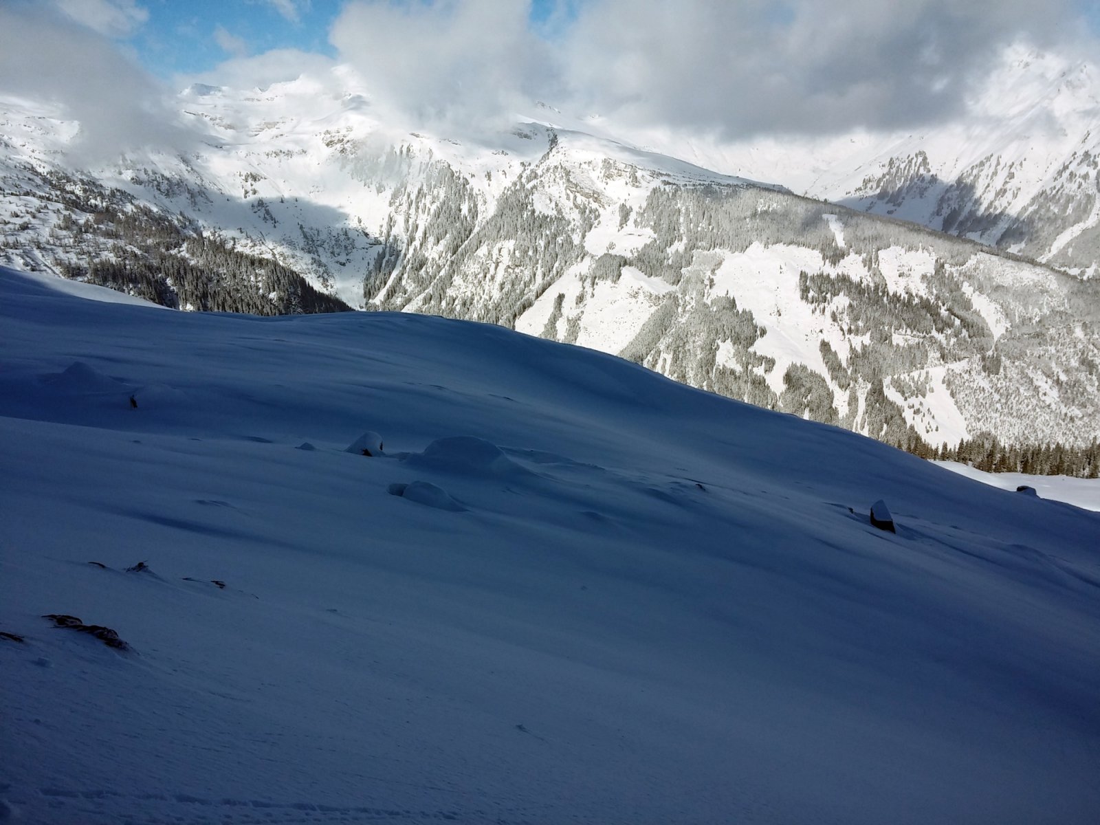 Balra tartva a magasságot jól beosztva fogunk csúszni