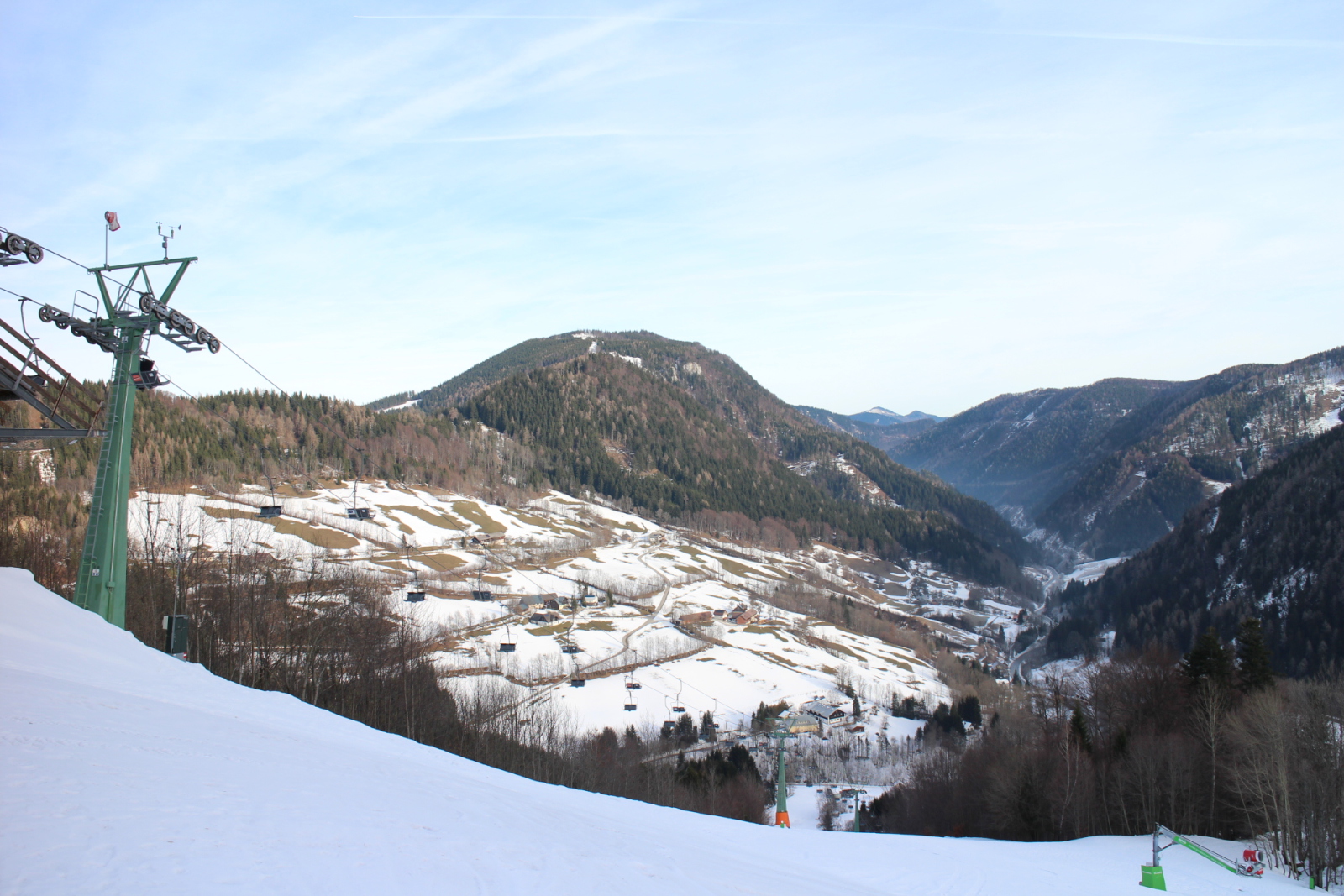 A 10-es pálya ekkor még nem üzemelt, de a nyitás hamarosan várható