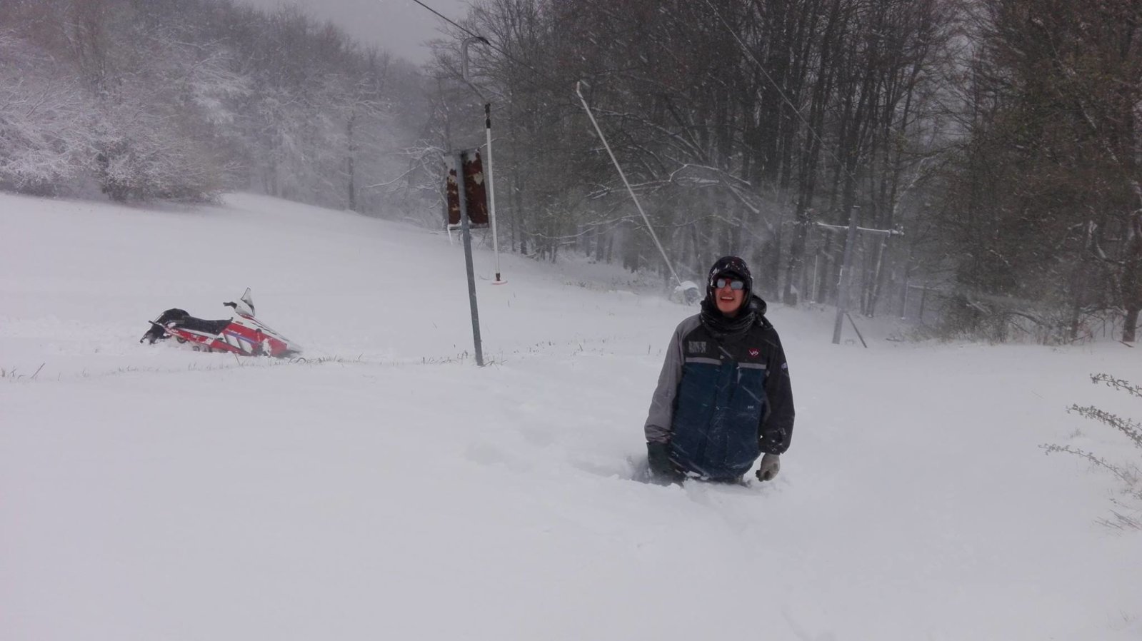 A Nagy Hideg-hegyen a hóátfúvások miatt helyenként derékig ér a hó | Fotó: Nagy Hideg-hegy Sí- és Túraközpont
