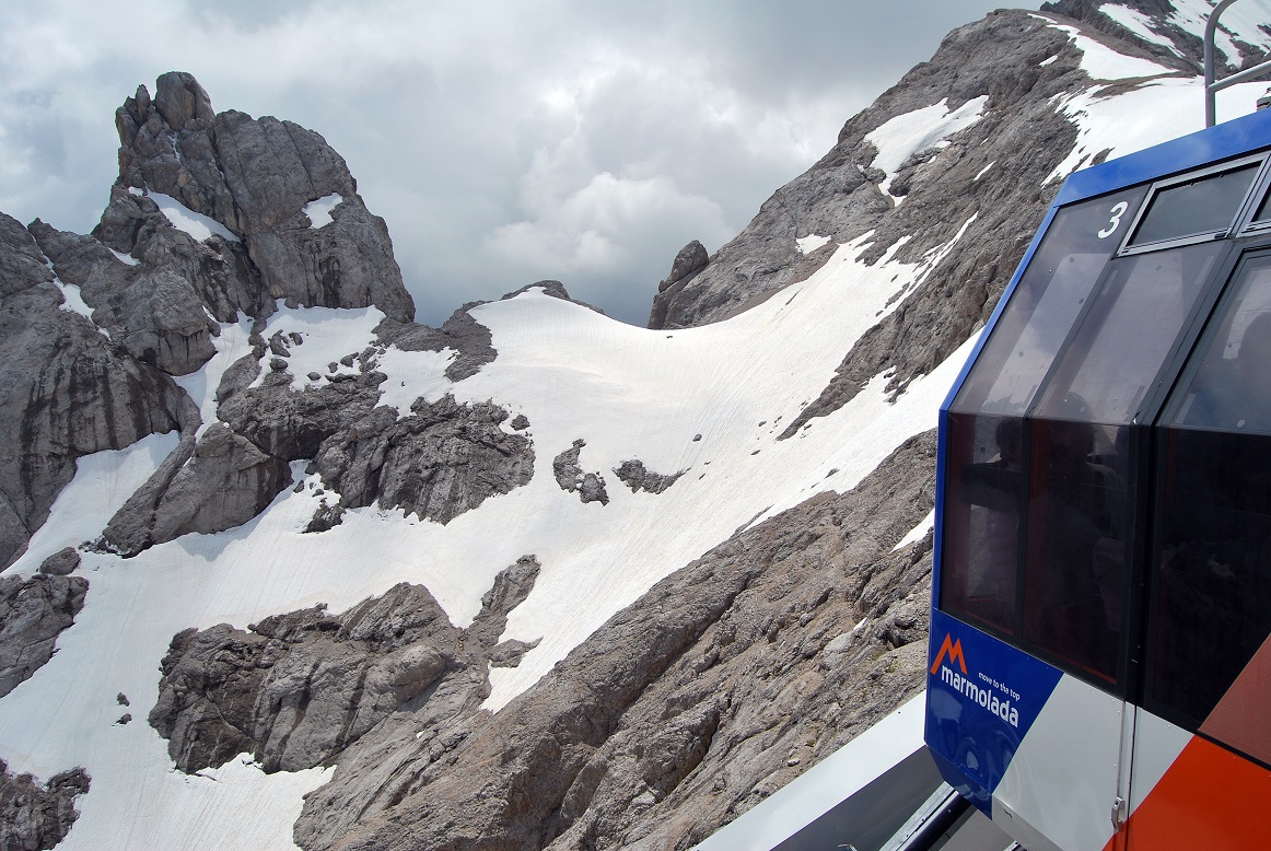 punta-rocca-marmolada-dettaglio-cabina-dolomiti-stars.jpg