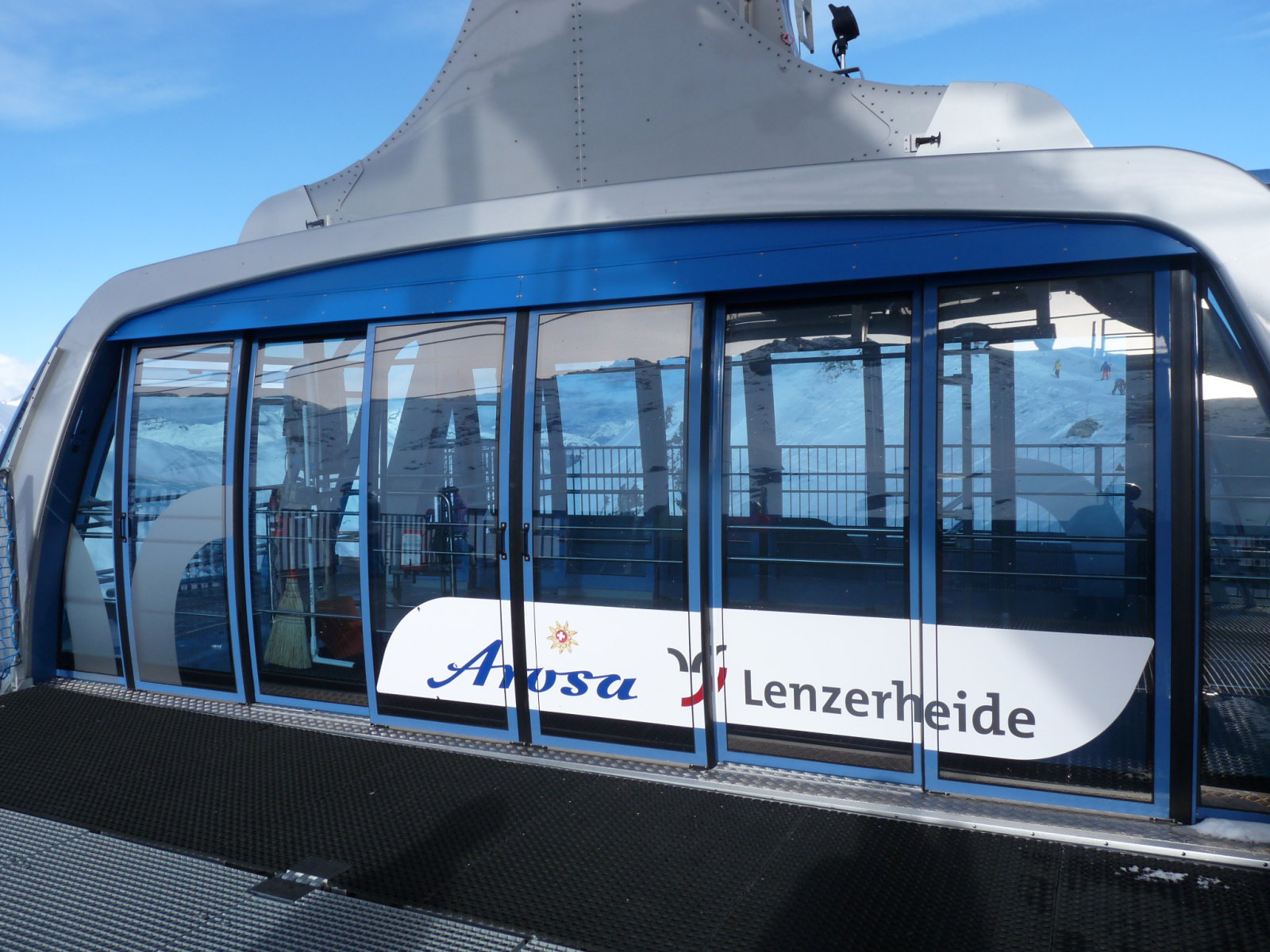 A 151 személyt szállító lift