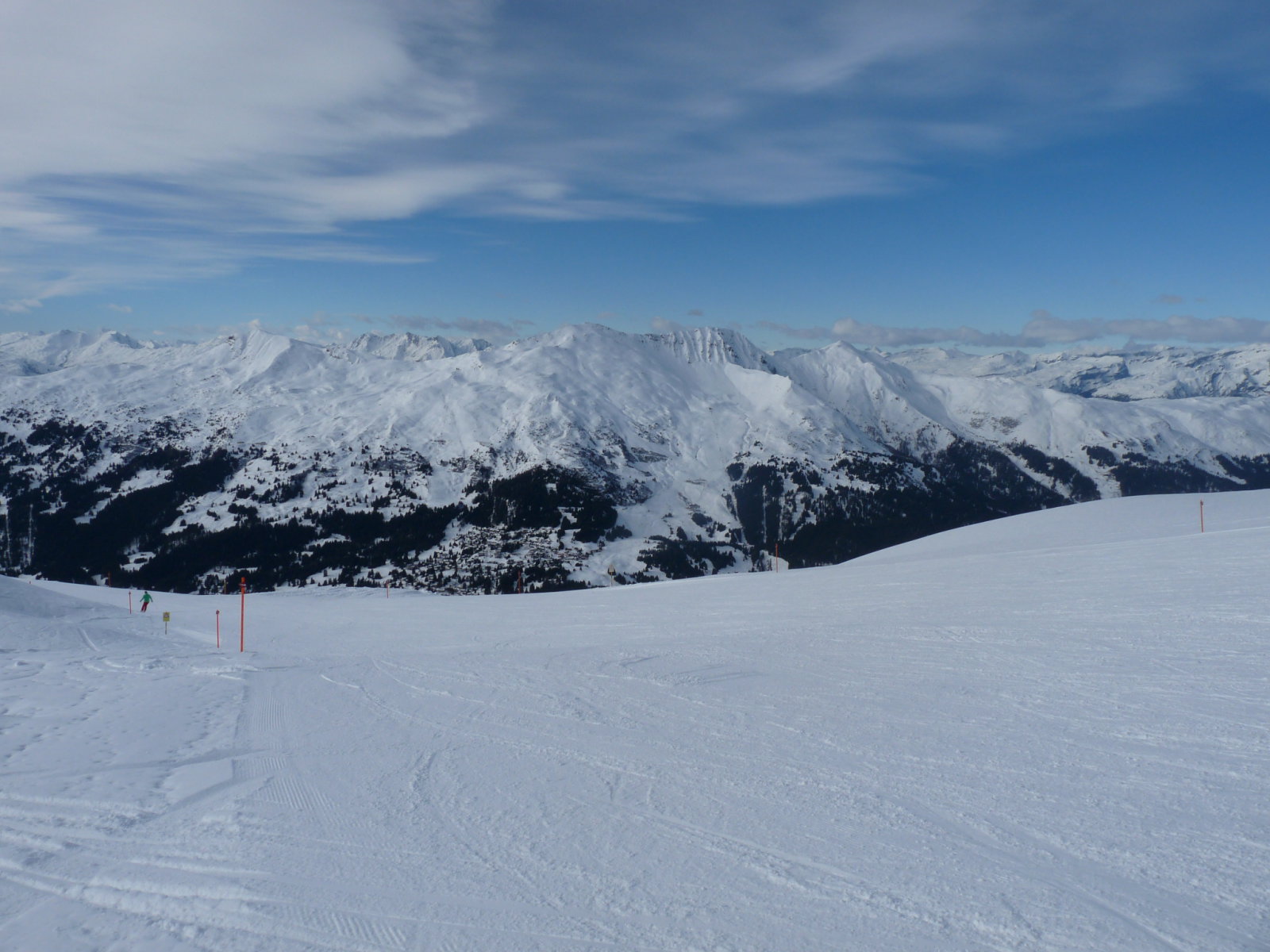 Szemben a lenzerheidi déli oldal, mind sípályák