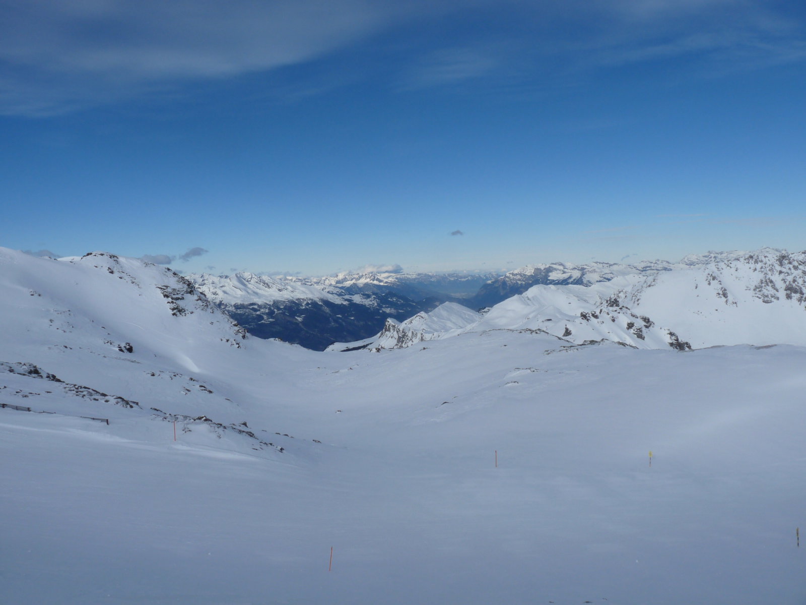Háttérben legtávolabbi zöld pont a völgyben Chur