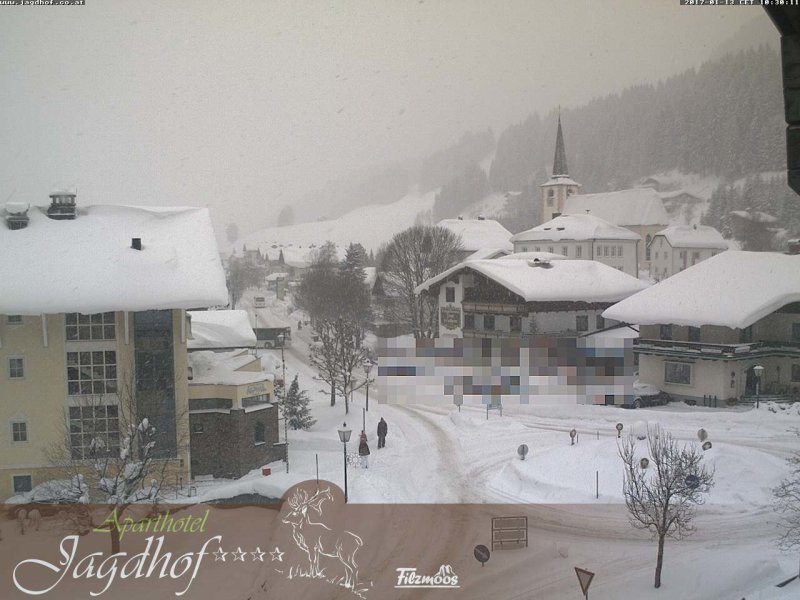 Filzmoos pénteken - fotó: webkamera - Kattints a képre a nagyításhoz