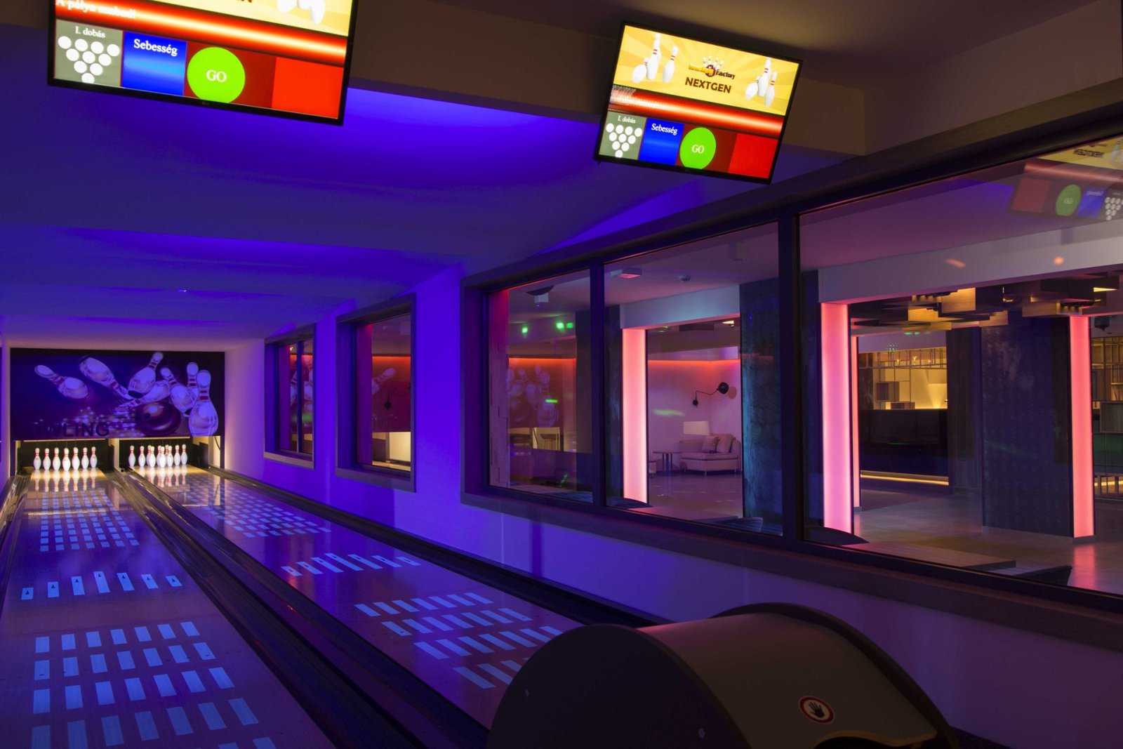 https---www.avarhotel.hu-uploads-gallery-bowling7-optimized-5ec7dcc330379.jpg