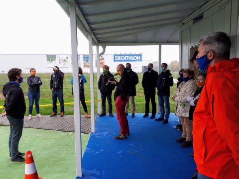 Babos Sándor, a Síklub alapítója avatta fel a csömöri sípályát.