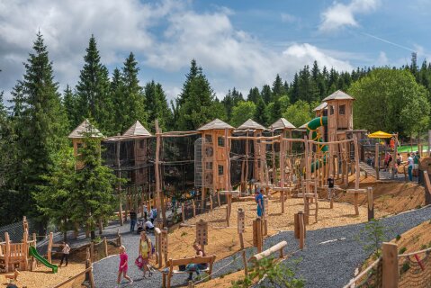Az Erdő Királysága 5000 m2-es játszóterén mindegyik korosztály remekül szórakozhat