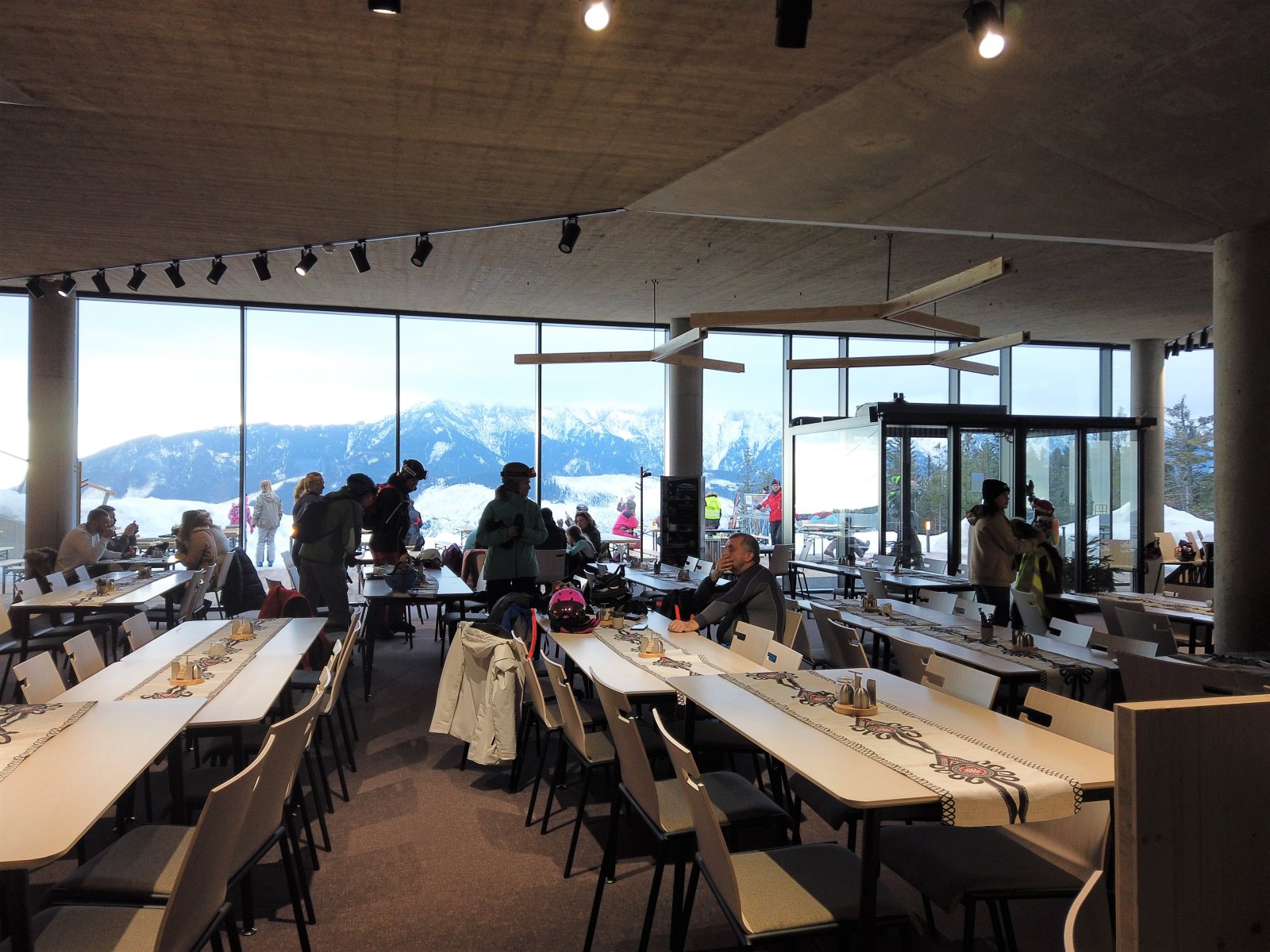 Az új önkiszolgáló étterem