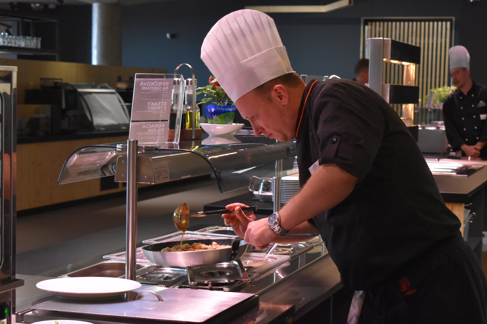 Kiváló konyhával várja a vendégeket a Panoráma Étterem