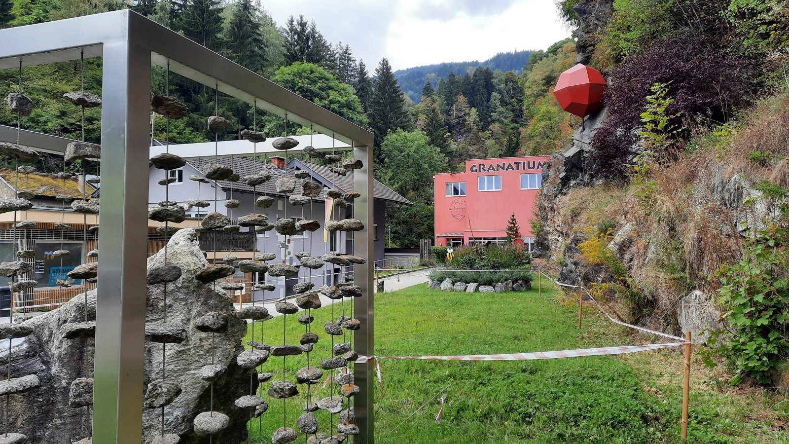 Granatium - a gránát élményvilág, ahol kalapáccsal bányászni is lehet  | Fotó: W.A.