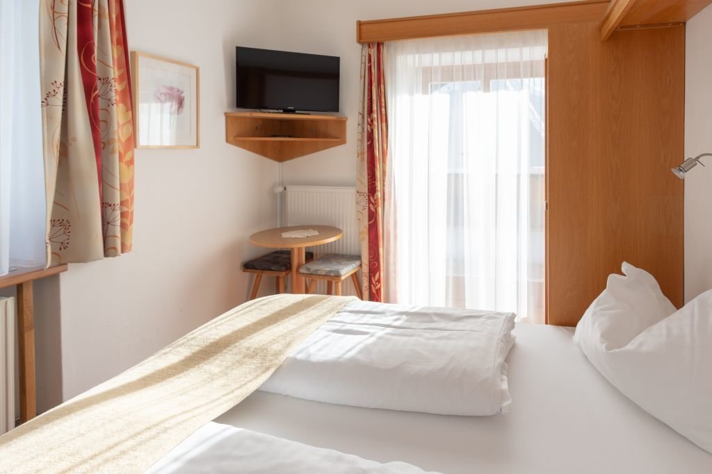 Kis kétágyas szoba