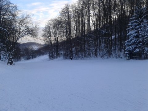 A turistaház előtt