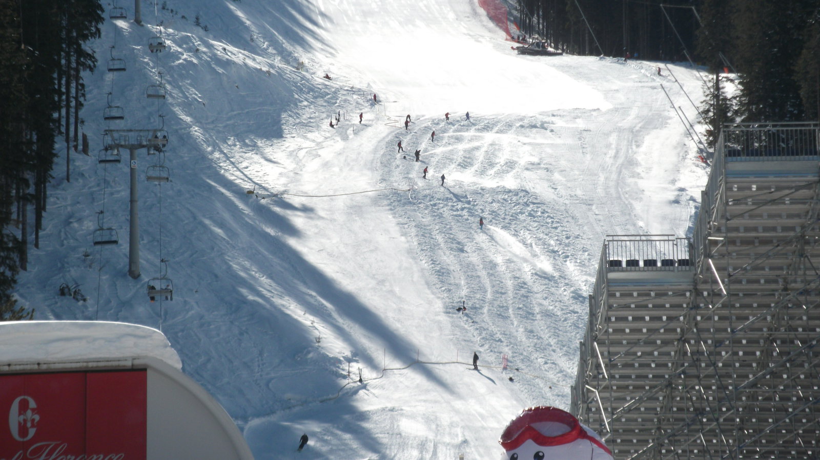 A fekete 9-es készül a női SG hétvégére. Azért lehetett rajta menni.