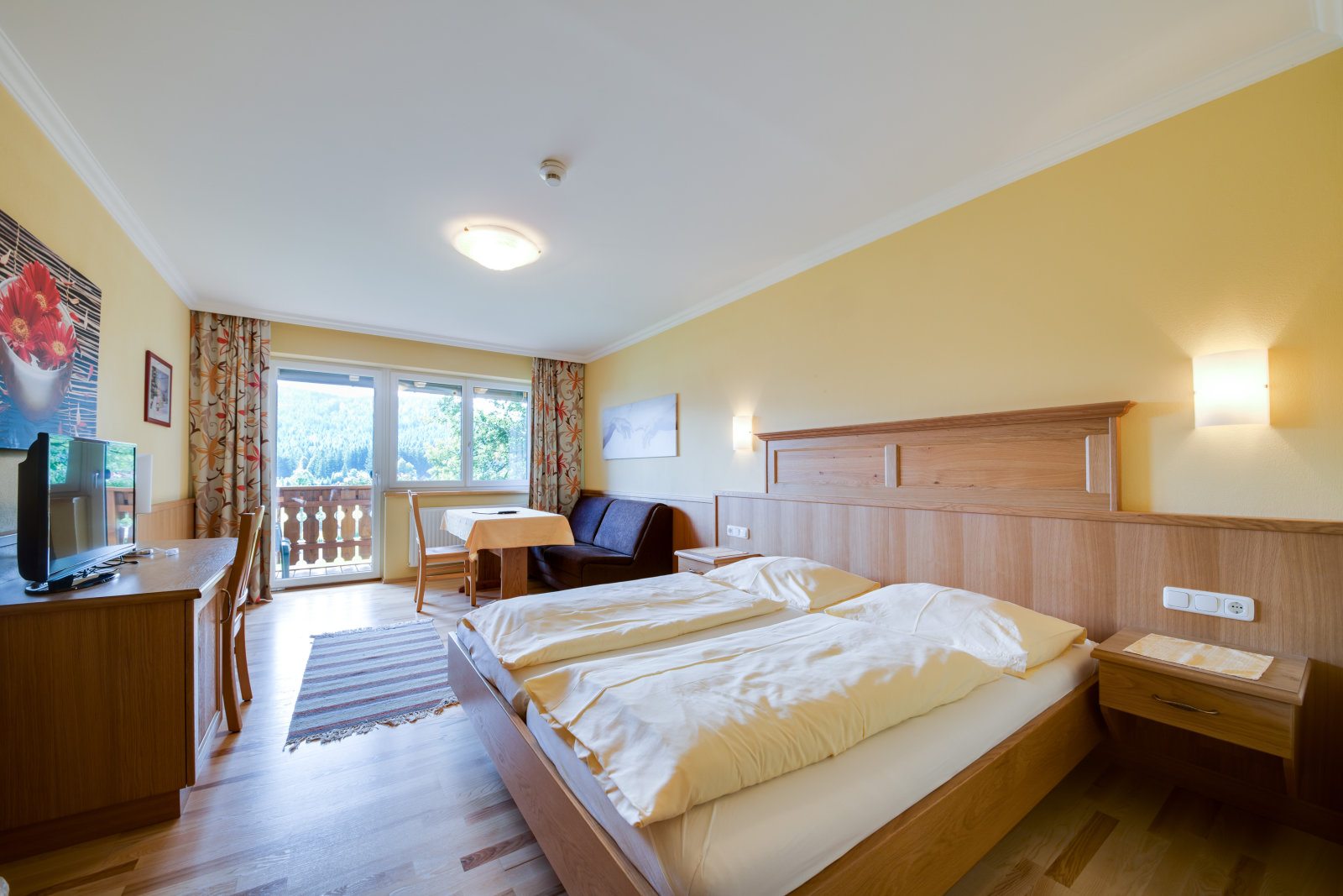 Szoba főépületben