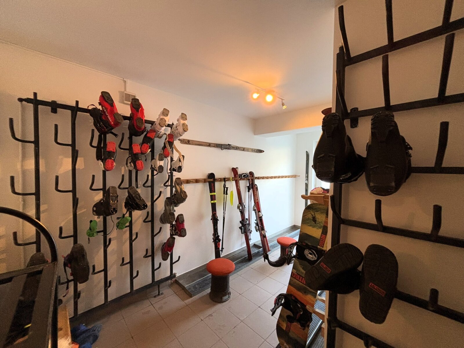 Fűtött sítároló