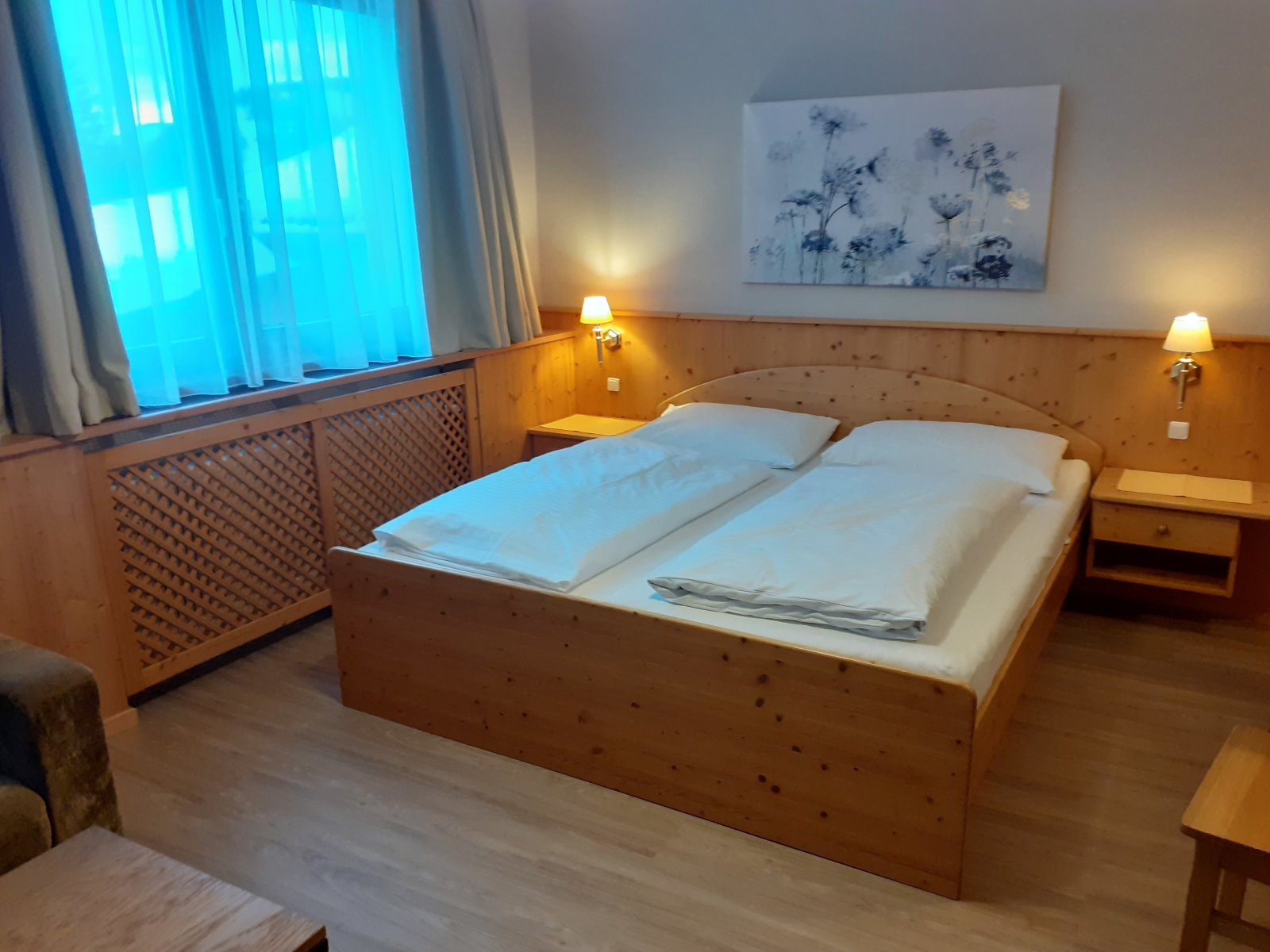 Szoba főépületben