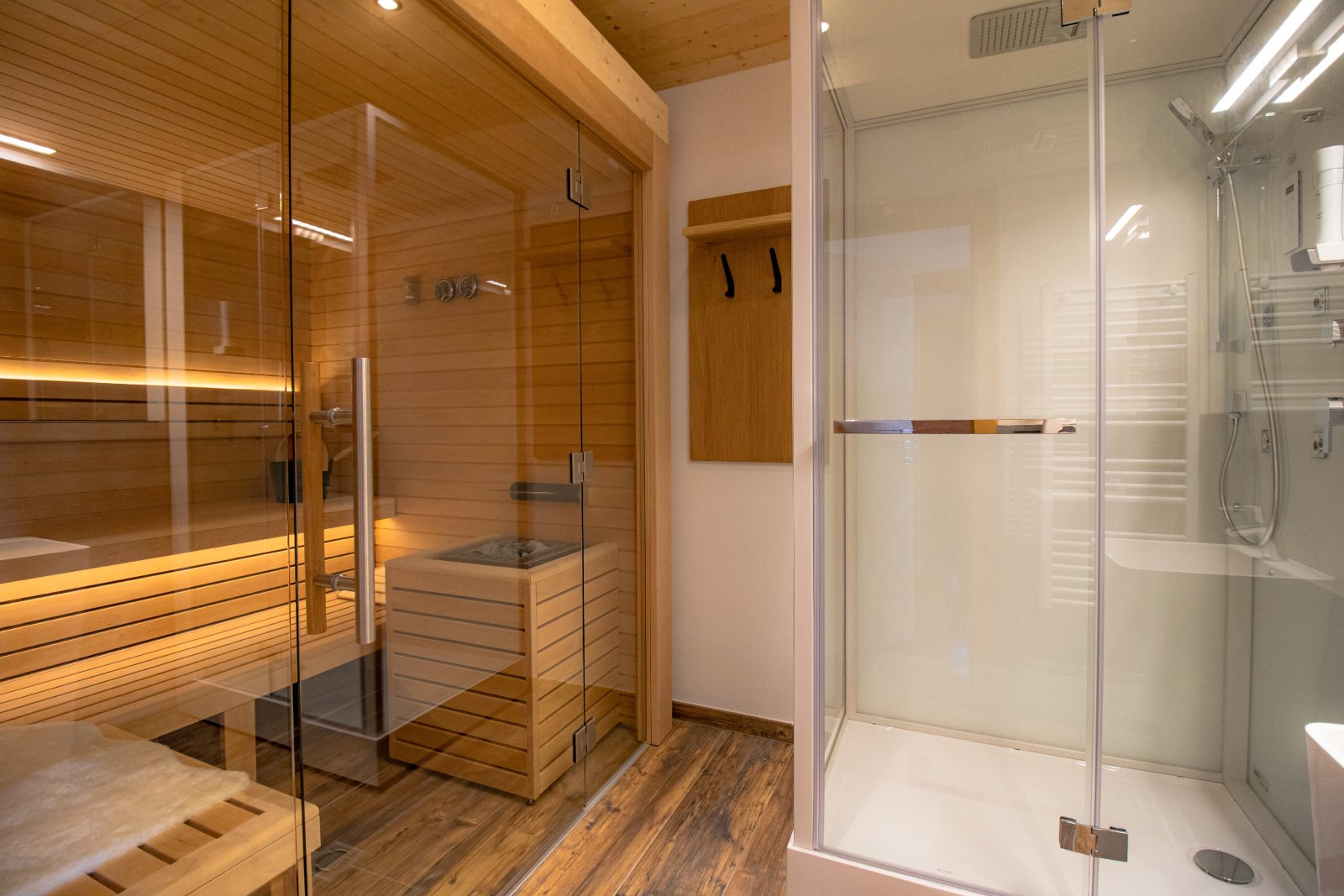 Superior 3 hálószobás üdülőház szaunával, kismedencével - 100 m2 / 8 fős