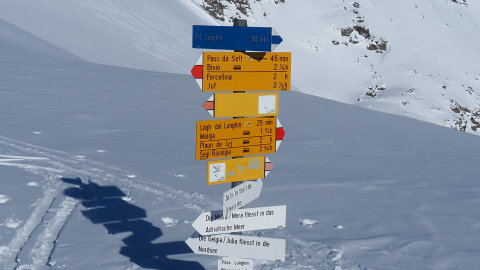 Pass Lunghin(2644m), hármas vízválasztó pont