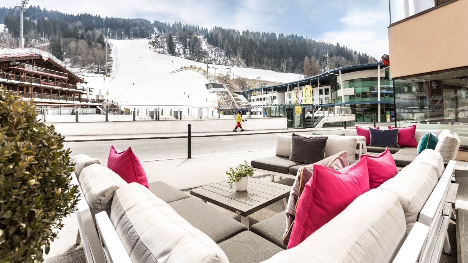 tui-blue-schladming-outside-terrace.jpg