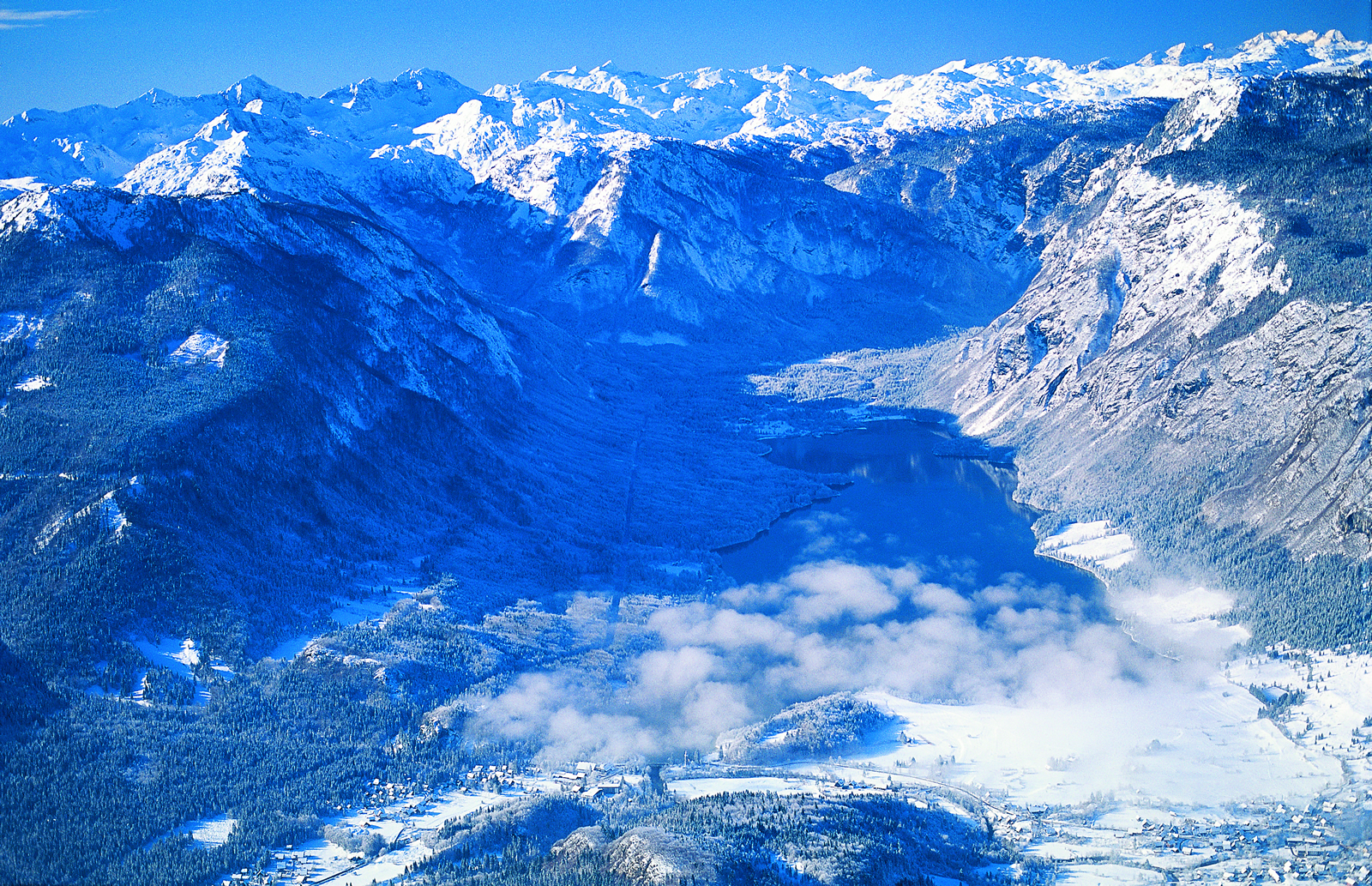 Bohinj madártávlatból | Fotó: J. Skok