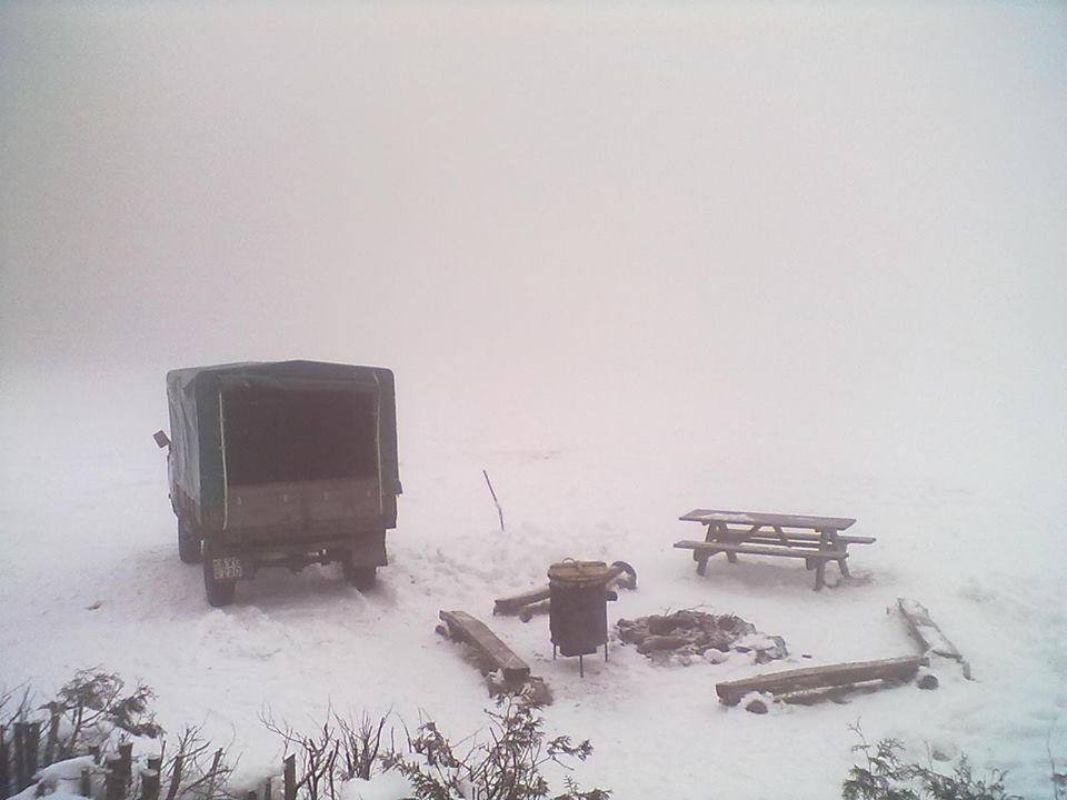 A hegyre teherautó platón is fel lehet jutni. Igazi élmény!