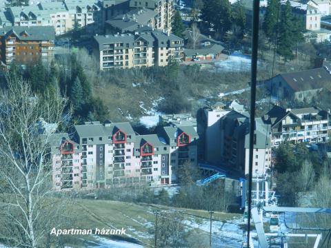 Lemenetben, kabinból a lakóházunk