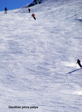 Útban a piros pályán az új Vallons lifjt aljába