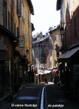 Betonvályúba terelt tiszta patakvíz