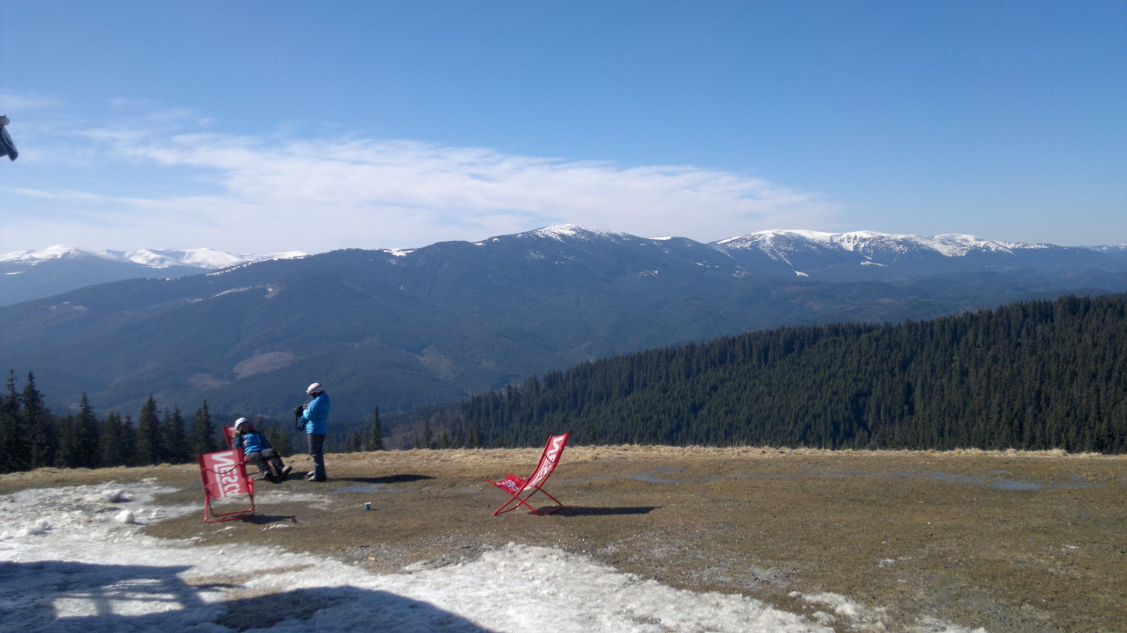 Hajdani magyar határon állva, Kárpátaljára tekintve.