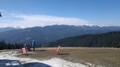 Hajdani magyar határon állva, Kárpátaljára tekintve.