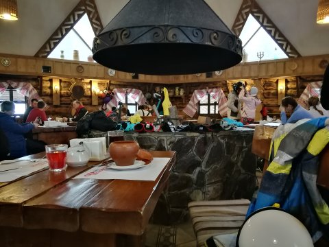 Étterem az 5-ös pálya tetején