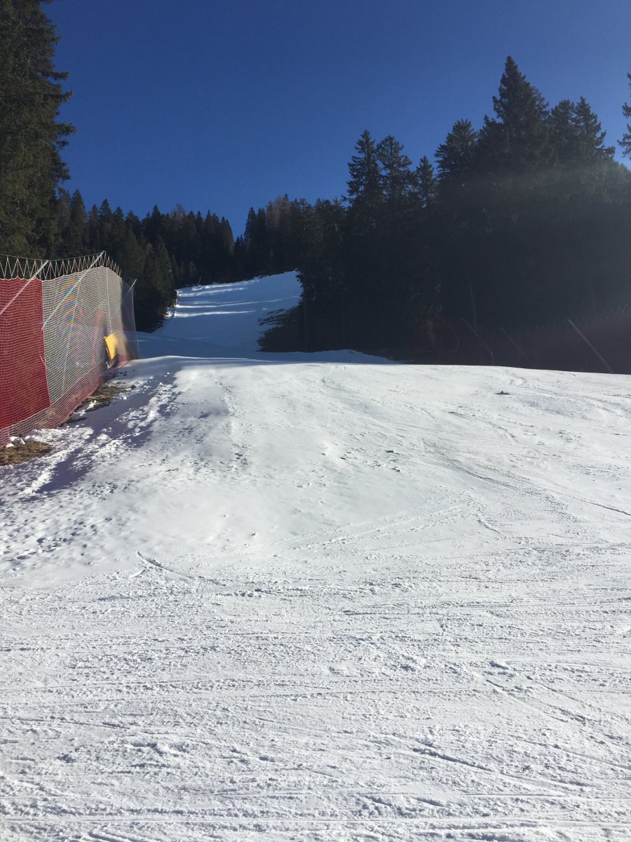 A híres Spinale fekete pálya (70-es) le volt zárva, így nézett ki alulról