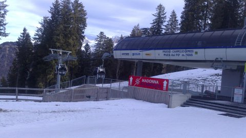 Így indul a kabinos Pinzolo-ból Madonna felé