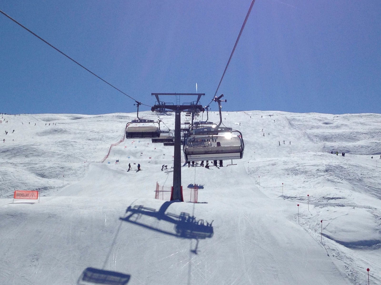 Változatos, széles pályák és kitünő himinőség jellemezte a síterepet.