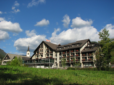 Hotel-Cerkno.jpg