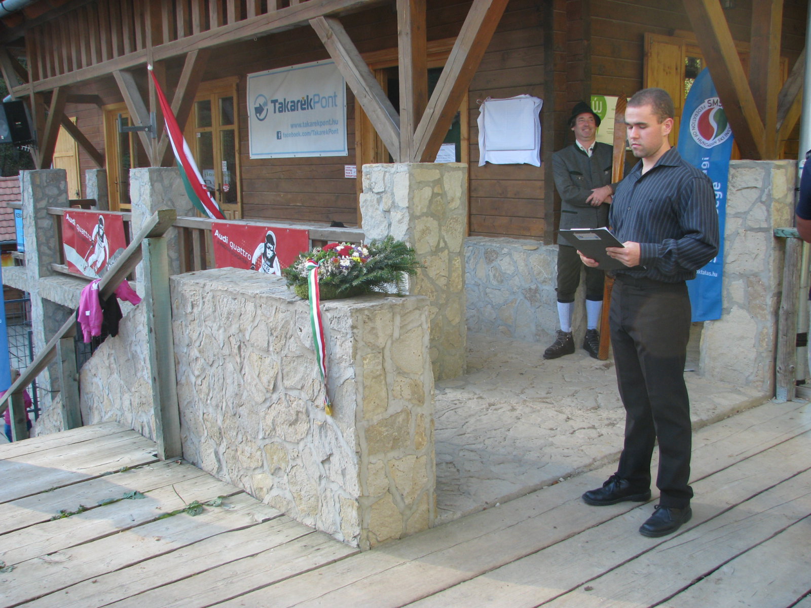 Ebele Bálint a Nordica Síaréna marketing vezetője vezette le az avató ünnepséget