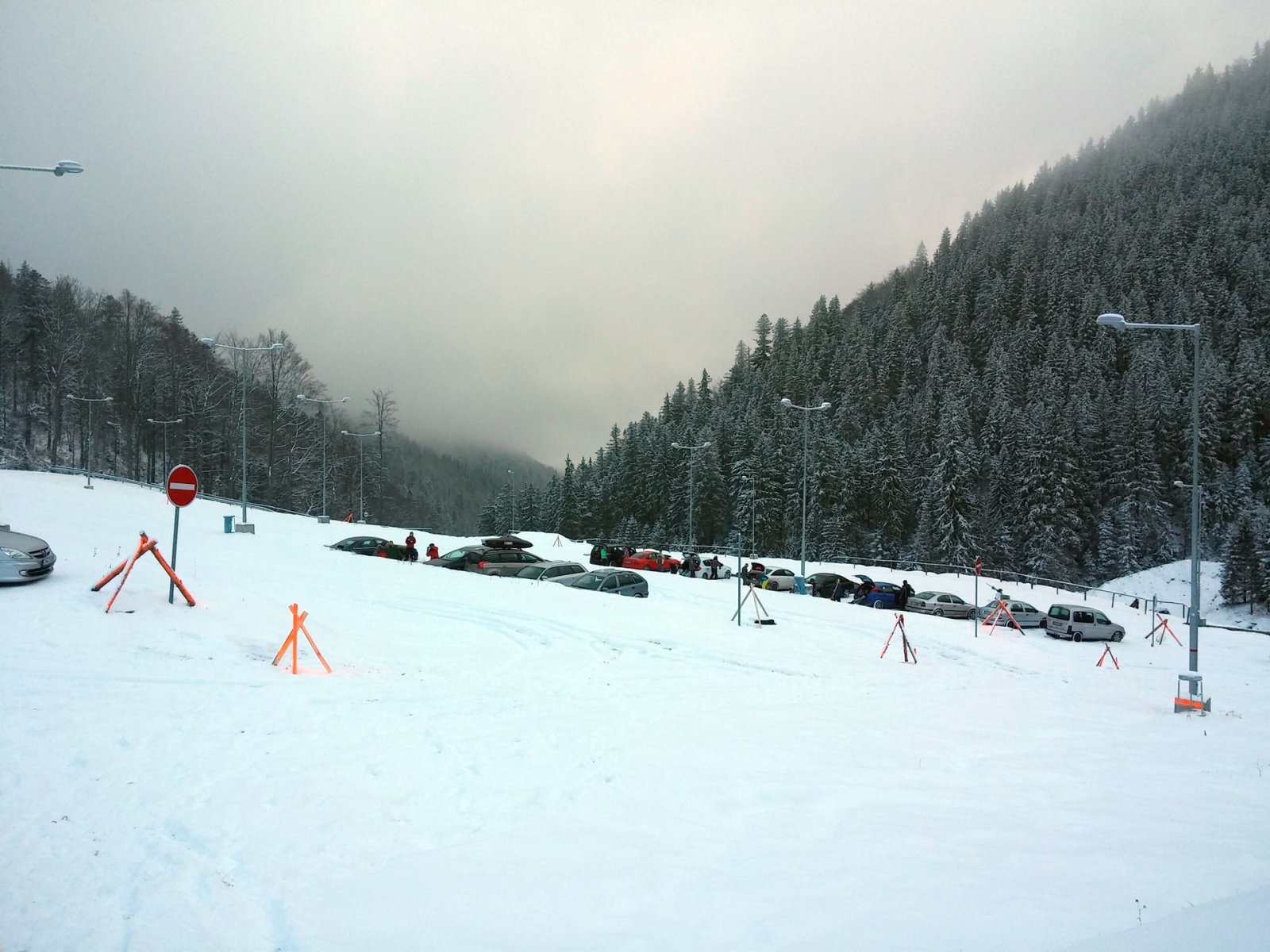 Az új parkoló szinte üres (péntek volt)