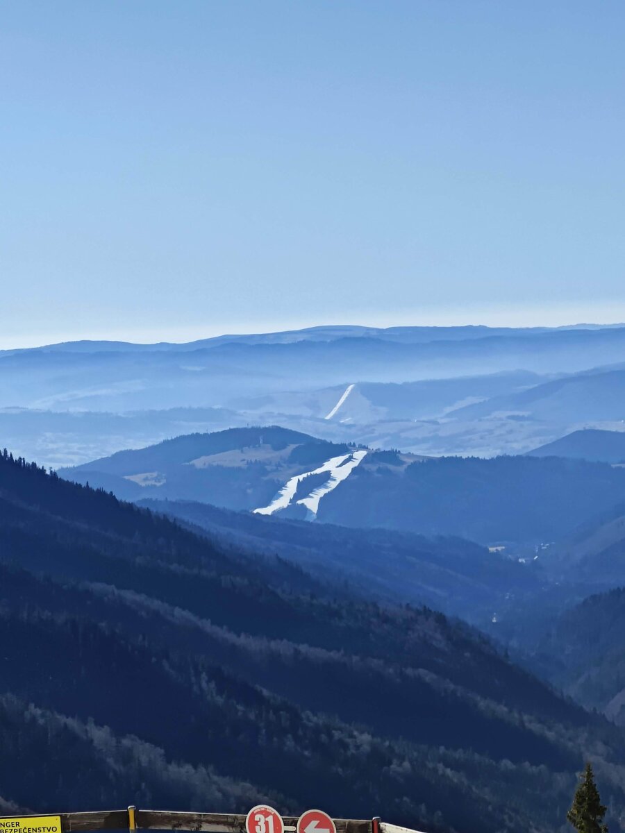 Myto és Tále látképe Chopok-délről.