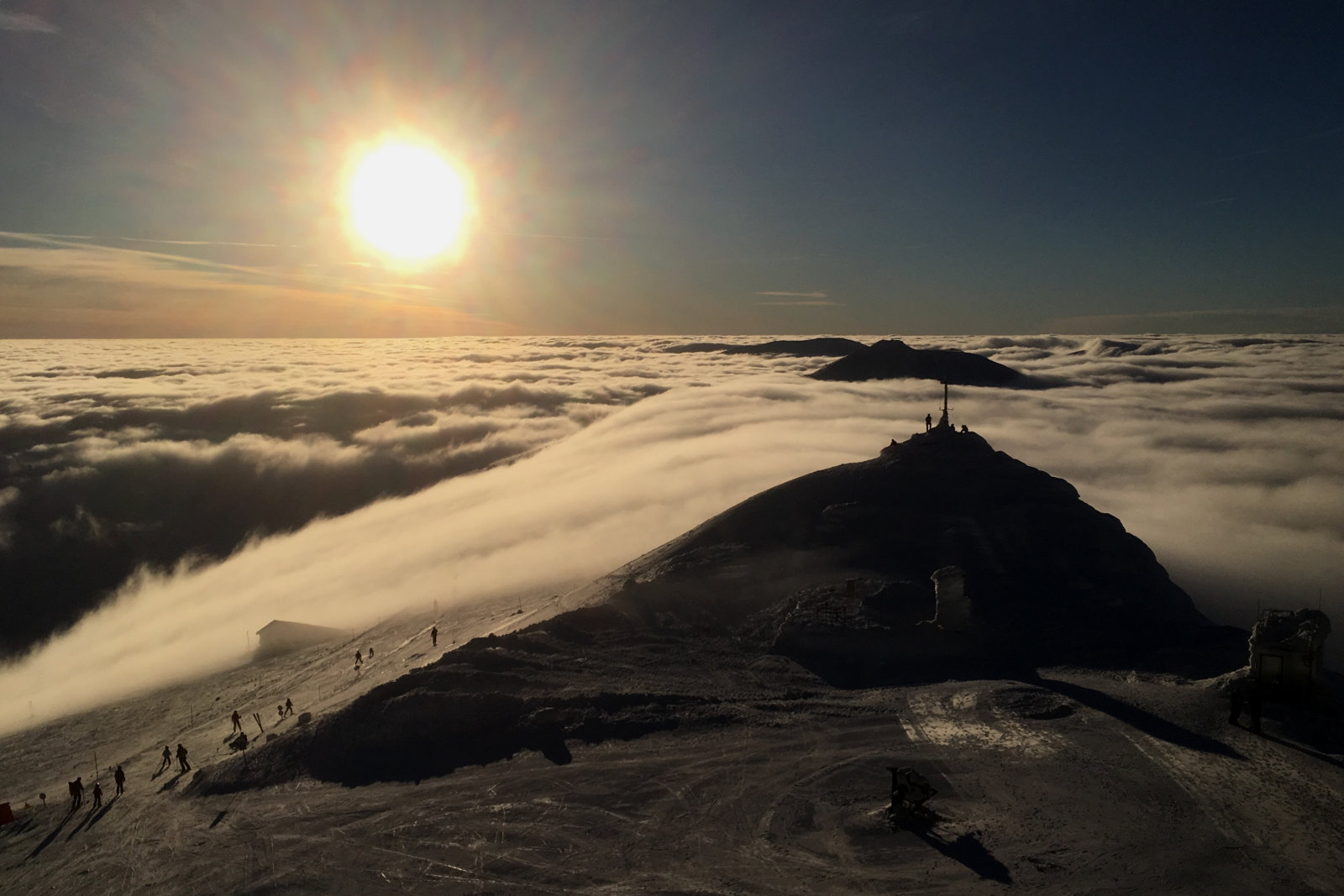 A gerinc nyugat felé, naplemente, ellenfény, felfejlődő felhőzet 3...