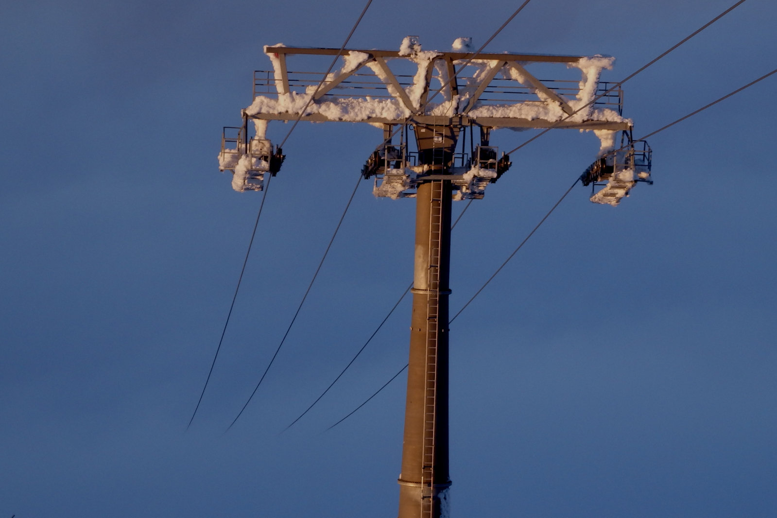 Az A1 kábelei is eltűnnek...