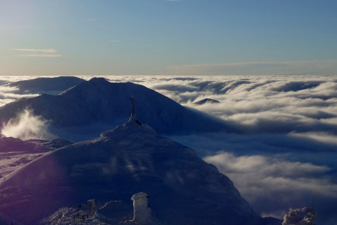 A gerinc nyugat felé, naplemente, ellenfény, felfejlődő felhőzet 4...