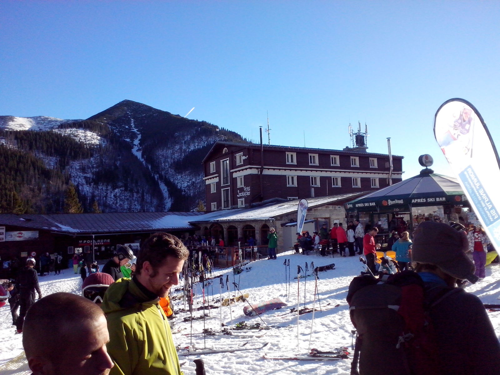 A sütemény, tea, punch, sör, pirítós is 1 euró volt :D