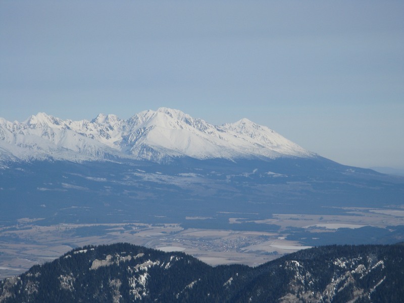 Keletebbre a Gerlachfalvi csúcs