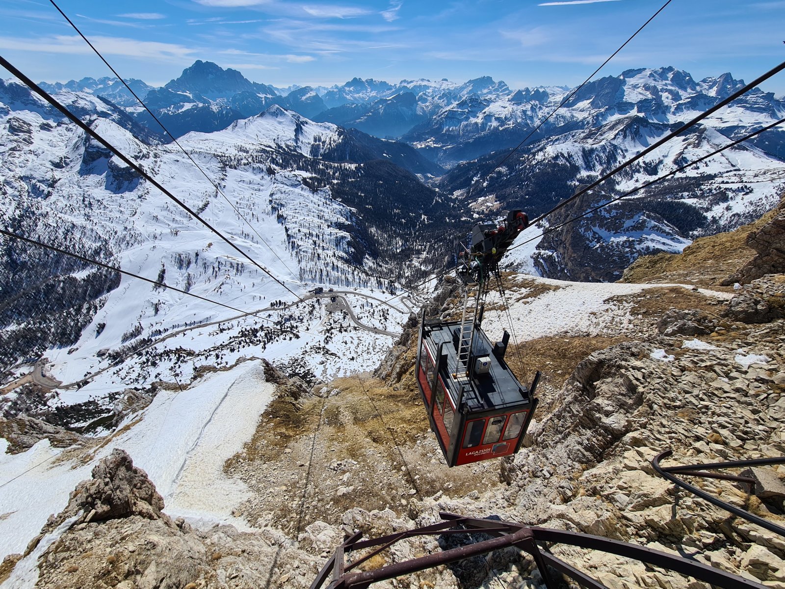 A Lagazoui-hágó felülnézetből