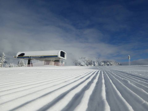 Hochkönigen egyelőre csak pár felvonó üzemel, de a hóviszonyok szuperek - Fotó: liftársaság
