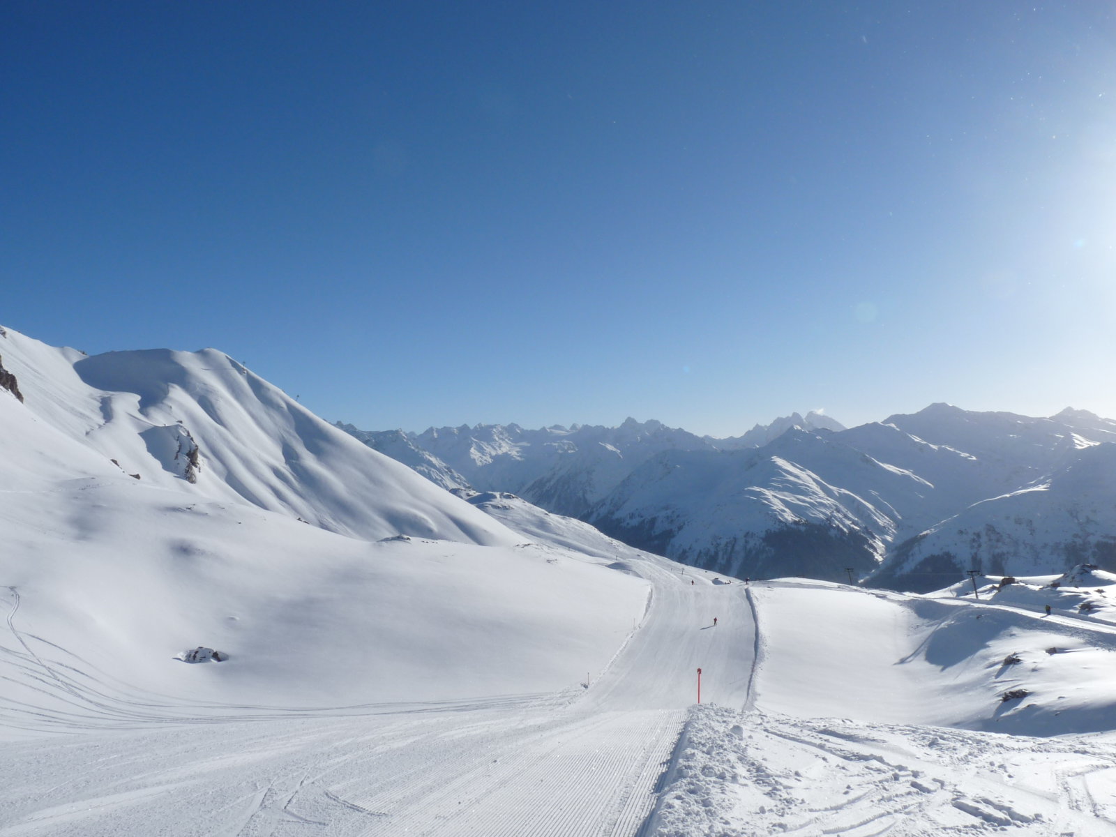 Háttérben a voralbergi hegyek
