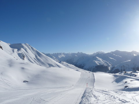 Háttérben a voralbergi hegyek