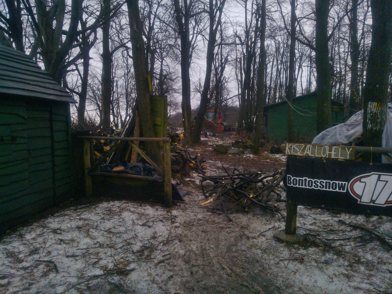 Káosz a kiszállónál...