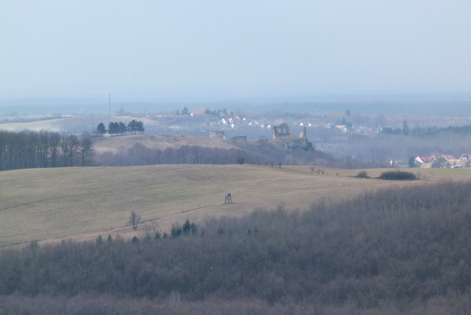 egykori sípálya és a vár