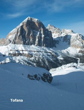 Túloldalon a Tofana.és mögötte a Tofane.